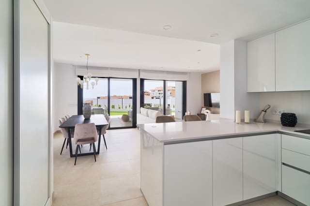 2 soverom Leilighet til salgs i Las Gaviotas  - Carvajal, Fuengirola med svømmebasseng garasje - € 881 000 (Ref: 9929881)