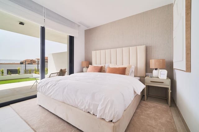 2 soverom Leilighet til salgs i Las Gaviotas  - Carvajal, Fuengirola med svømmebasseng garasje - € 881 000 (Ref: 9929881)