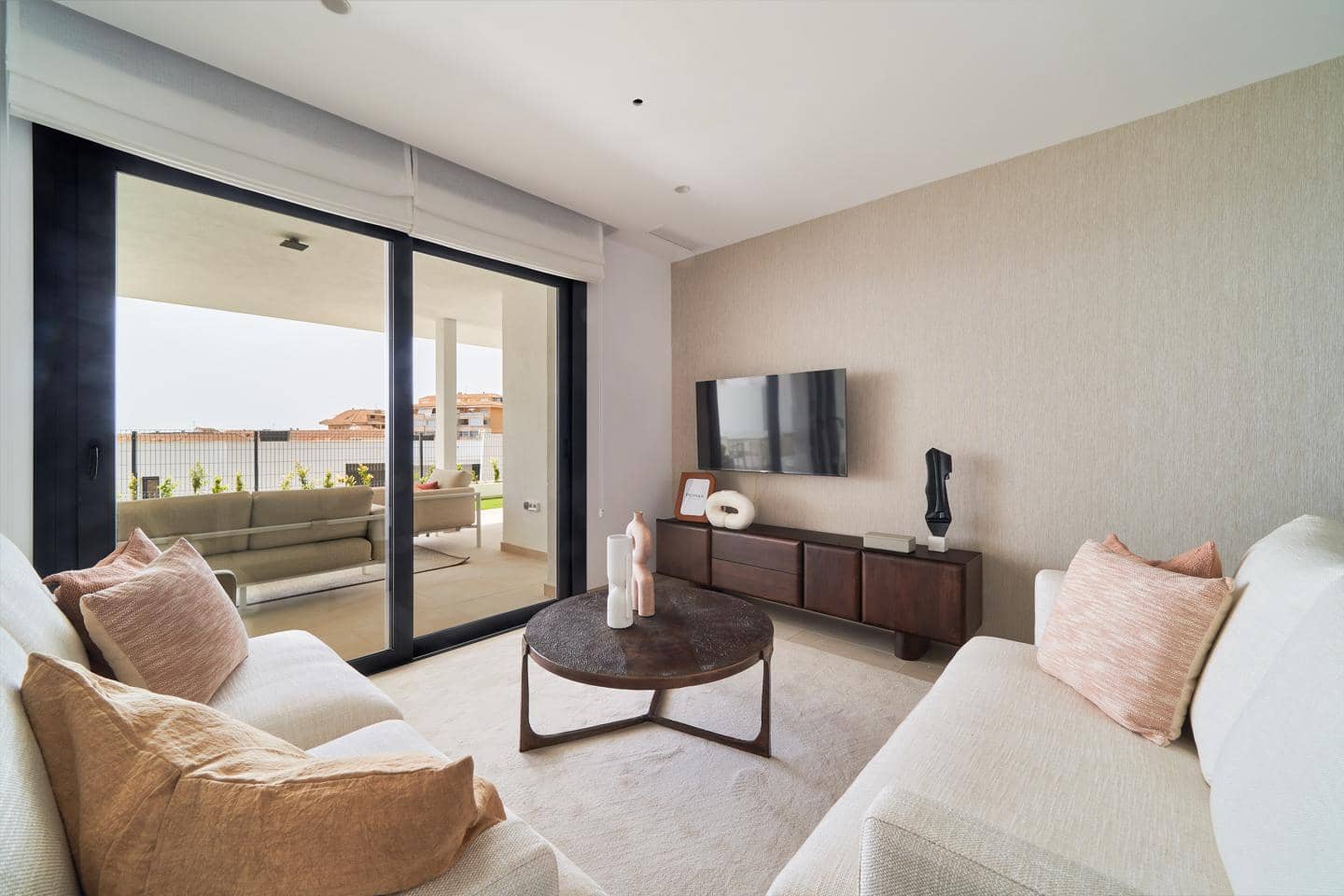 2 soverom Leilighet til salgs i Fuengirola med svømmebasseng garasje - € 881 000 (Ref: 9929881)