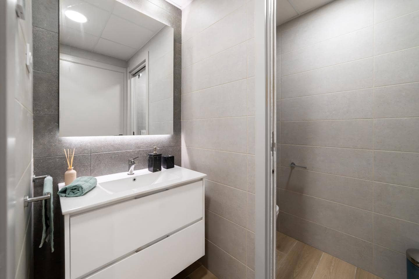 1 chambre Appartement à vendre à Torrevieja avec garage - 272 000 € (Ref: 9935108)