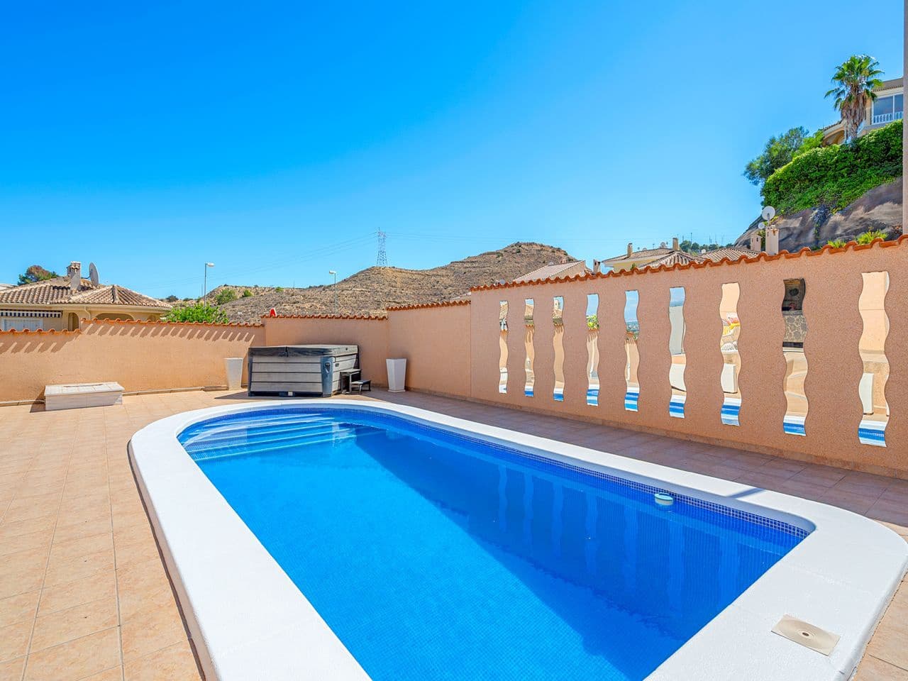 3 soveværelse Villa til salg i Rojales med swimmingpool garage - € 525.000 (Ref: 10172724)