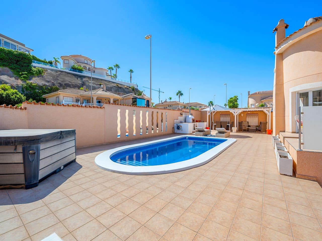 3 soveværelse Villa til salg i Rojales med swimmingpool garage - € 525.000 (Ref: 10172724)