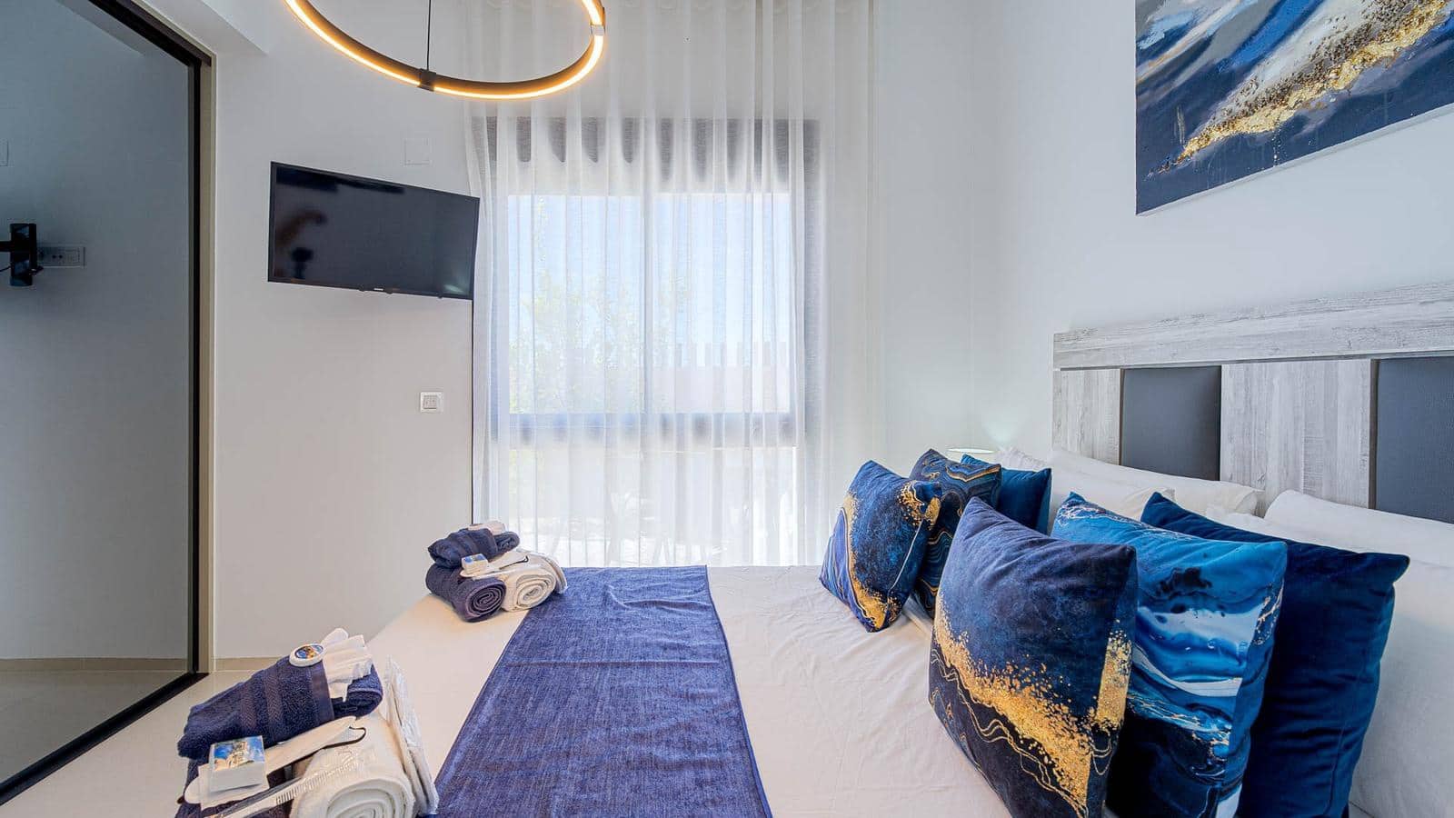 3 sypialnia Willa na sprzedaż w Dona Pepa z basenem garażem - 835 000 € (Ref: 10185924)