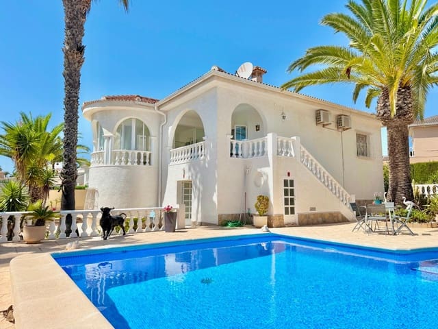 4 Zimmer Villa zu verkaufen in Ciudad Quesada, Rojales mit Pool Garage - 690.000 € (Ref: 10185925)