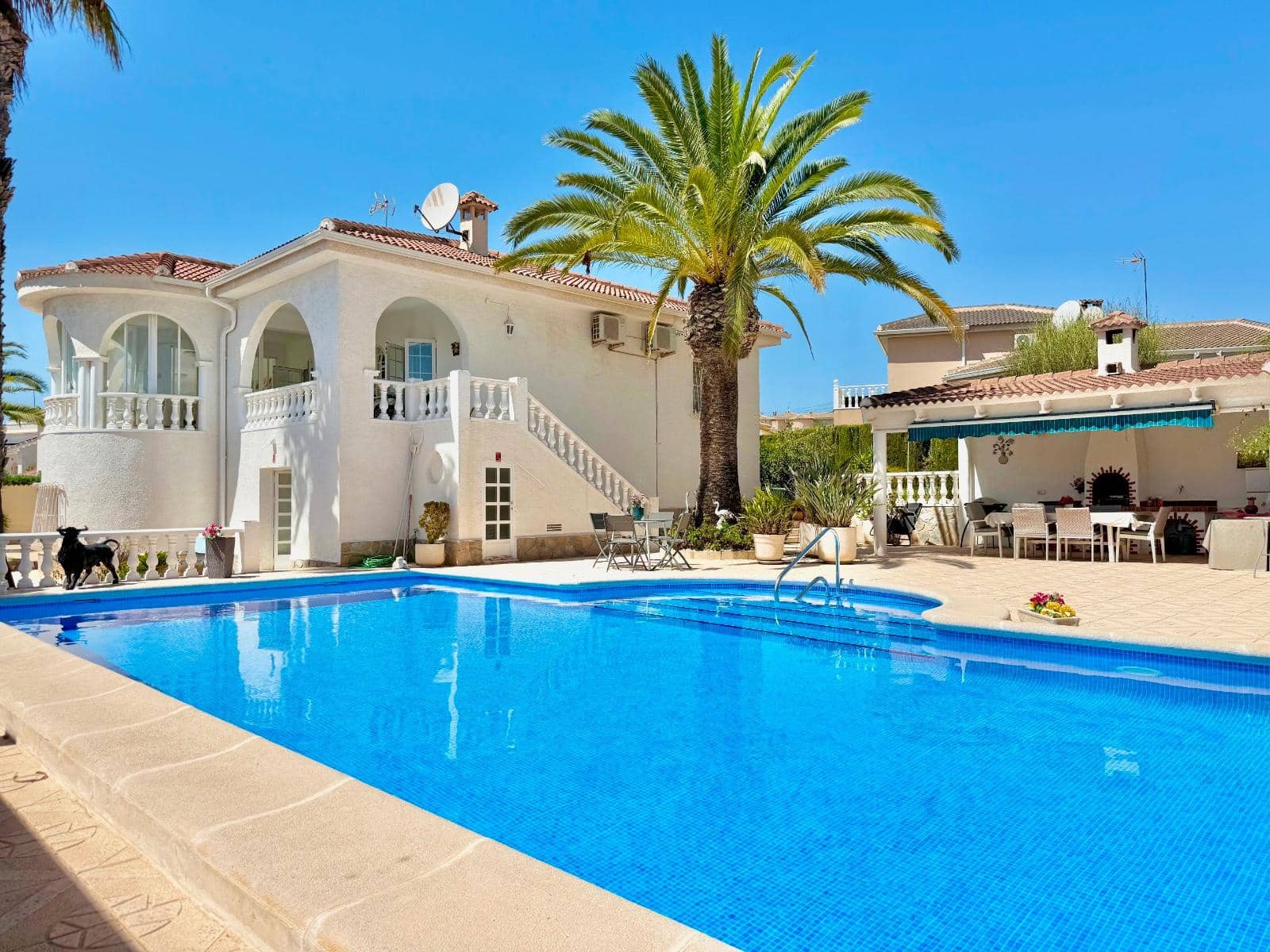 4 Zimmer Villa zu verkaufen in Ciudad Quesada mit Pool Garage - 690.000 € (Ref: 10185925)