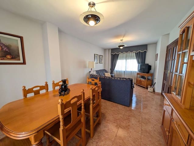 3 bedroom Townhouse for sale in Illora with garage - € 159,900 (Ref: 10027700)