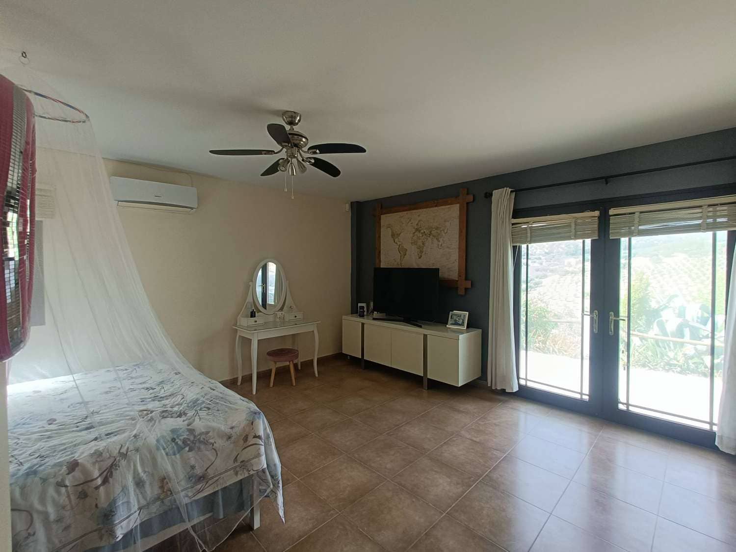 4 slaapkamer Finca/Landhuis te koop in Montefrio met zwembad garage - € 450.000 (Ref: 10066977)