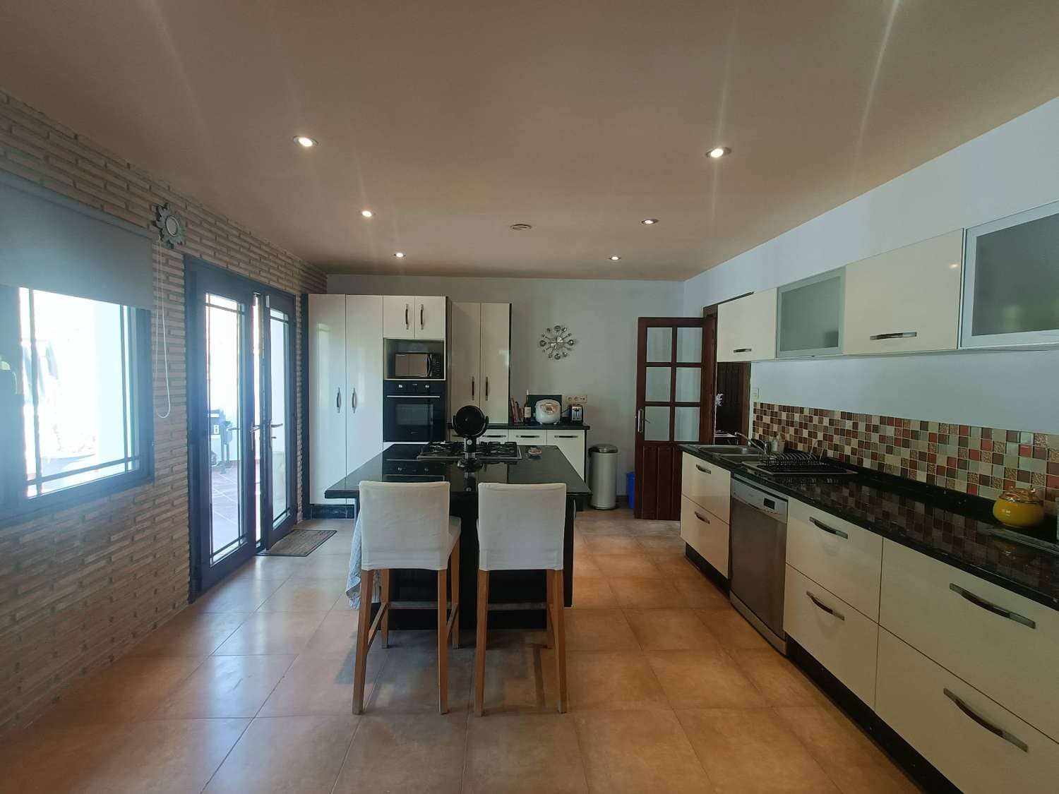 4 slaapkamer Finca/Landhuis te koop in Montefrio met zwembad garage - € 450.000 (Ref: 10066977)
