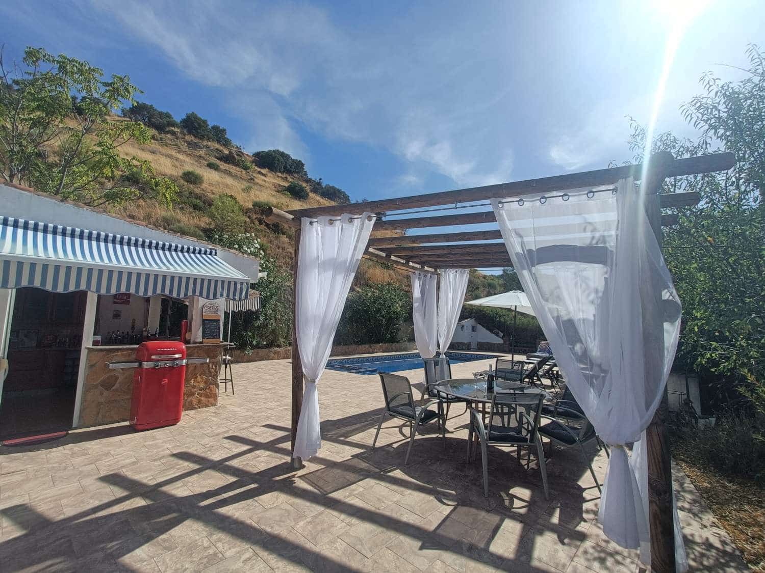 4 slaapkamer Finca/Landhuis te koop in Montefrio met zwembad garage - € 450.000 (Ref: 10066977)