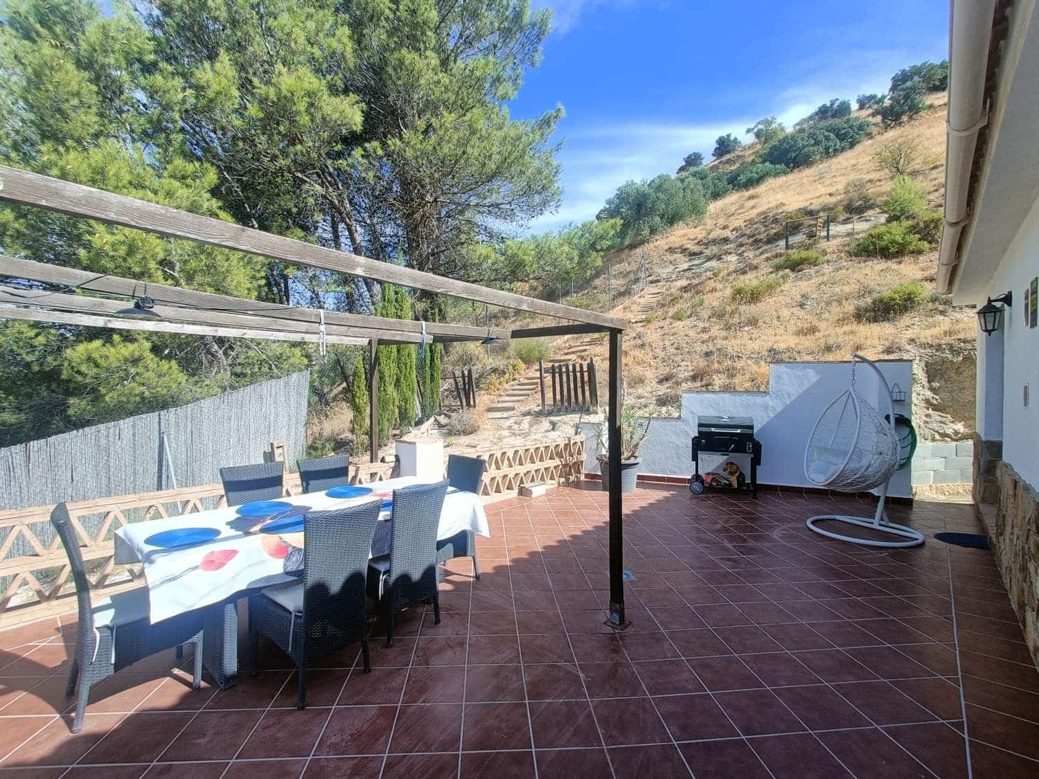 4 slaapkamer Finca/Landhuis te koop in Montefrio met zwembad garage - € 450.000 (Ref: 10066977)