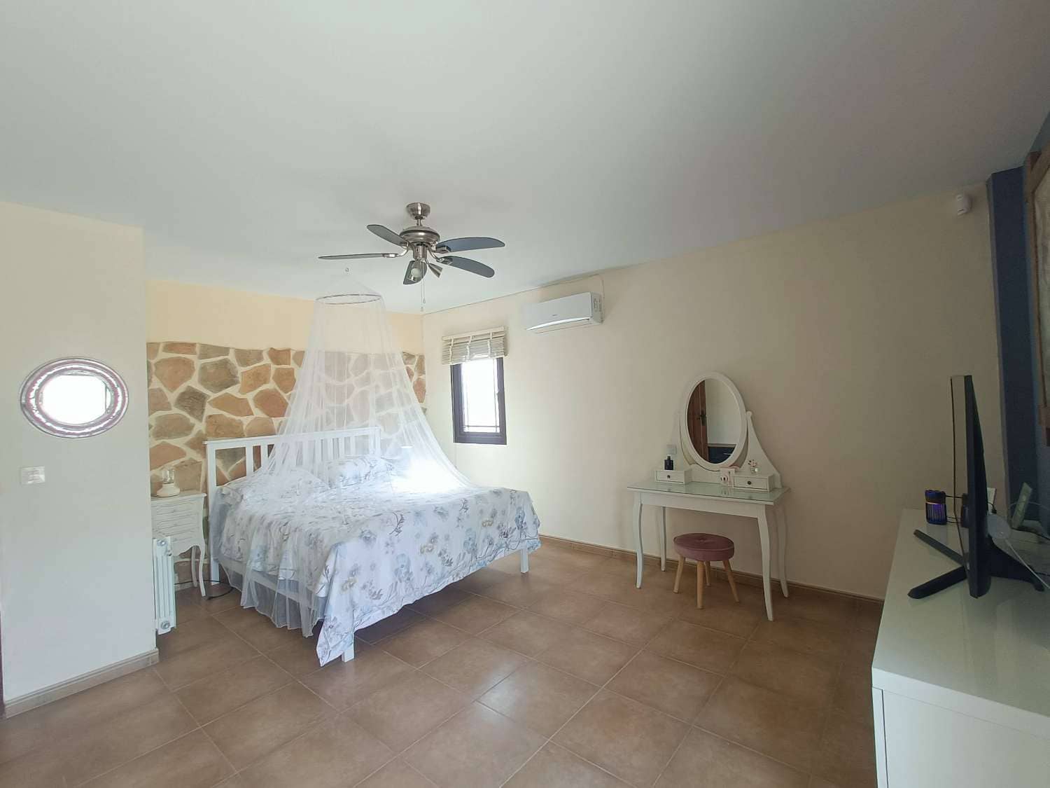 4 slaapkamer Finca/Landhuis te koop in Montefrio met zwembad garage - € 450.000 (Ref: 10066977)