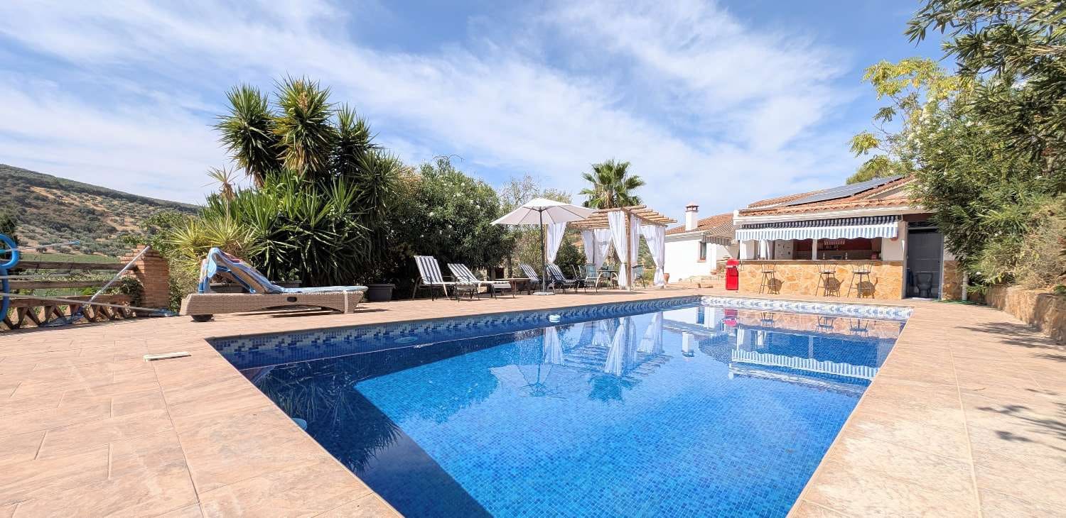 4 slaapkamer Finca/Landhuis te koop in Montefrio met zwembad garage - € 450.000 (Ref: 10066977)