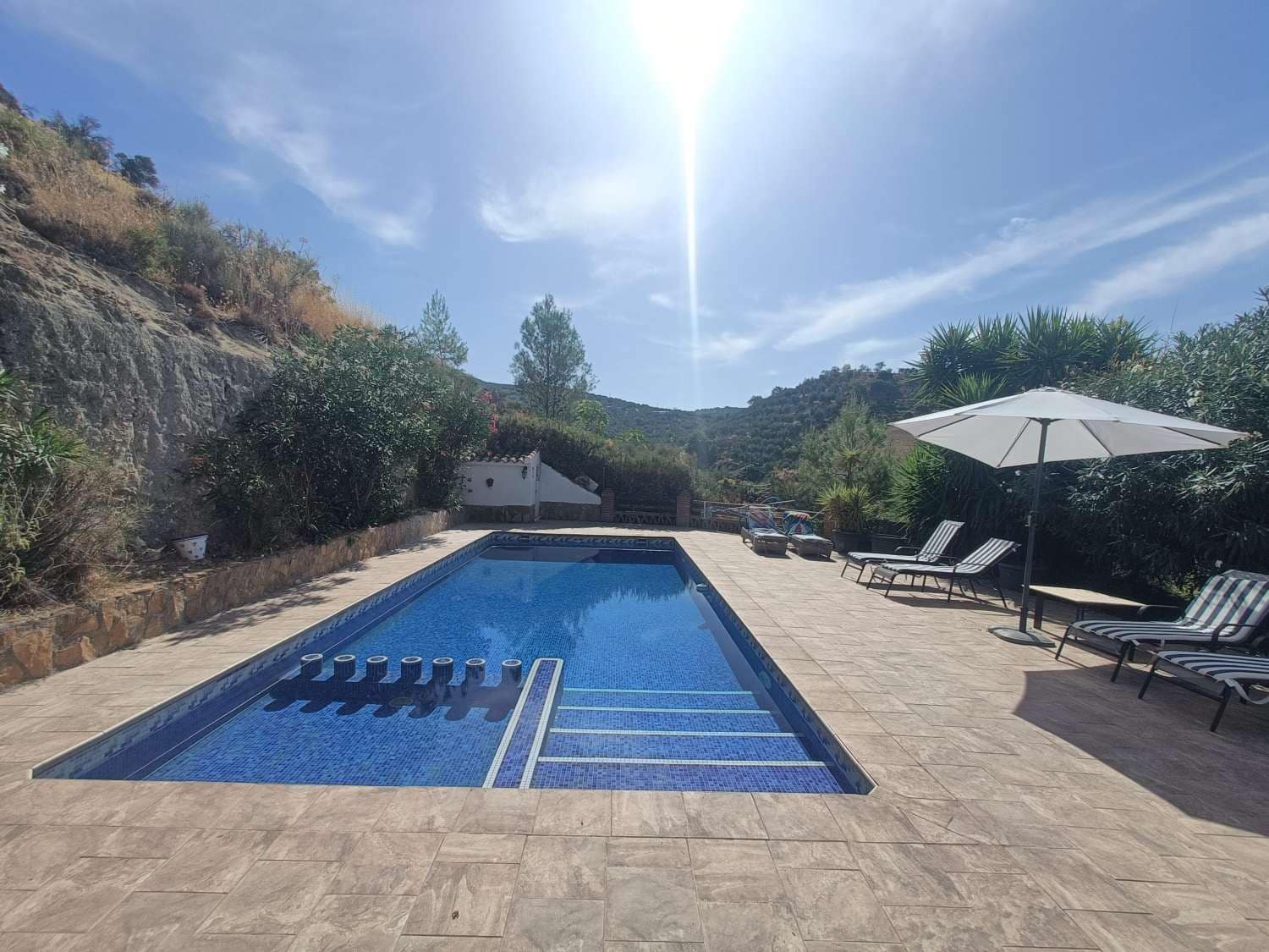 4 slaapkamer Finca/Landhuis te koop in Montefrio met zwembad garage - € 450.000 (Ref: 10066977)