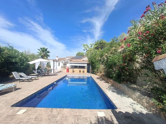 4 slaapkamer Finca/Landhuis te koop in Montefrío met zwembad garage - € 450.000 (Ref: 10066977)