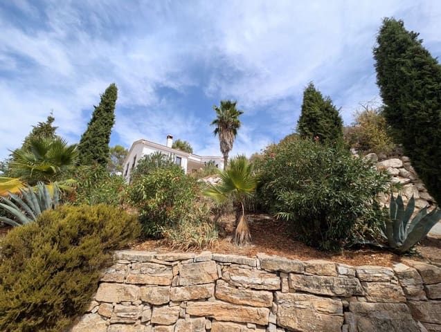4 slaapkamer Finca/Landhuis te koop in Montefrío met zwembad garage - € 450.000 (Ref: 10066977)