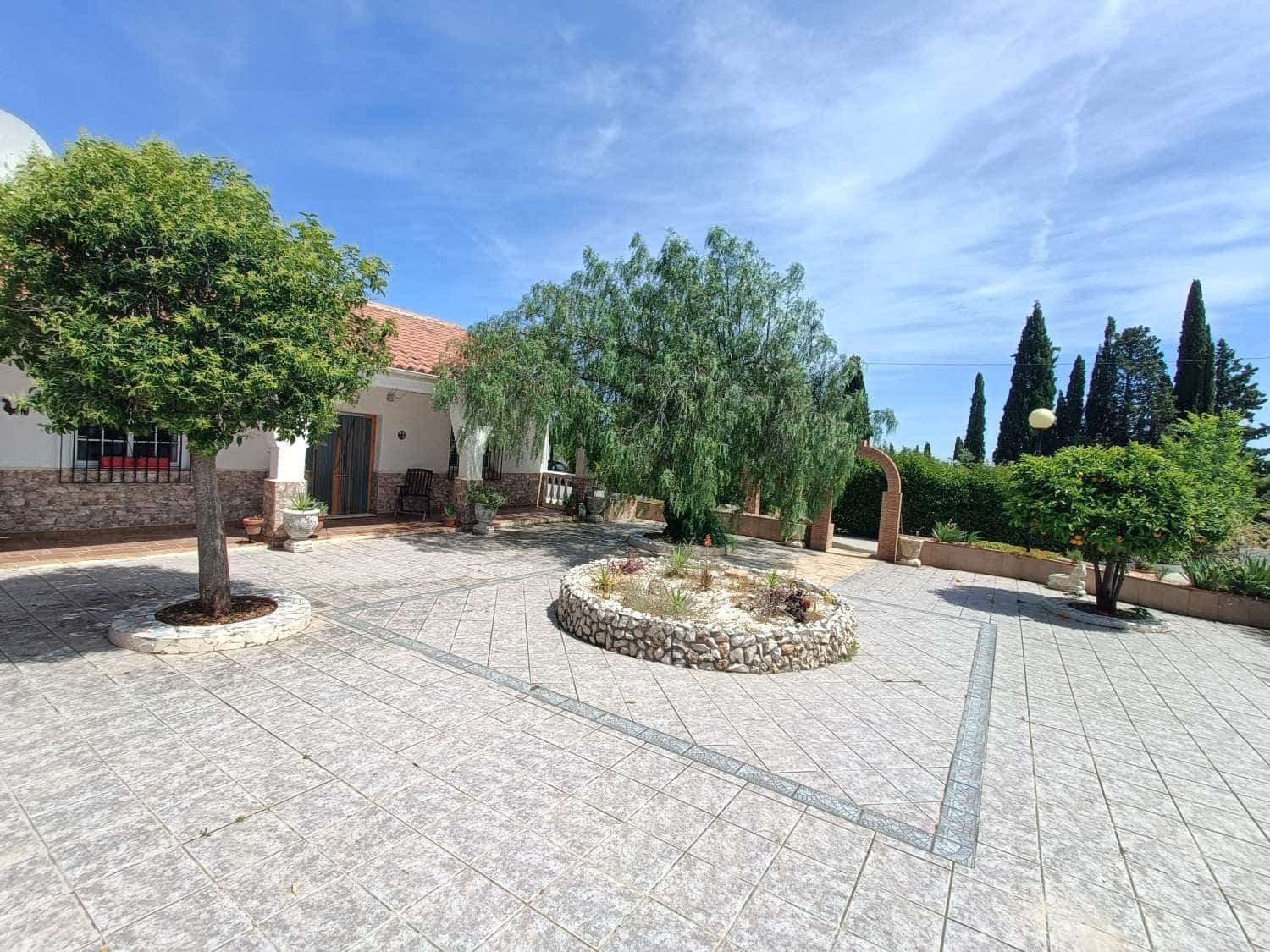 Finca/Casa Rural de 3 habitaciones en Moraleda de Zafayona en venta con piscina garaje - 225.000 € (Ref: 10071877)