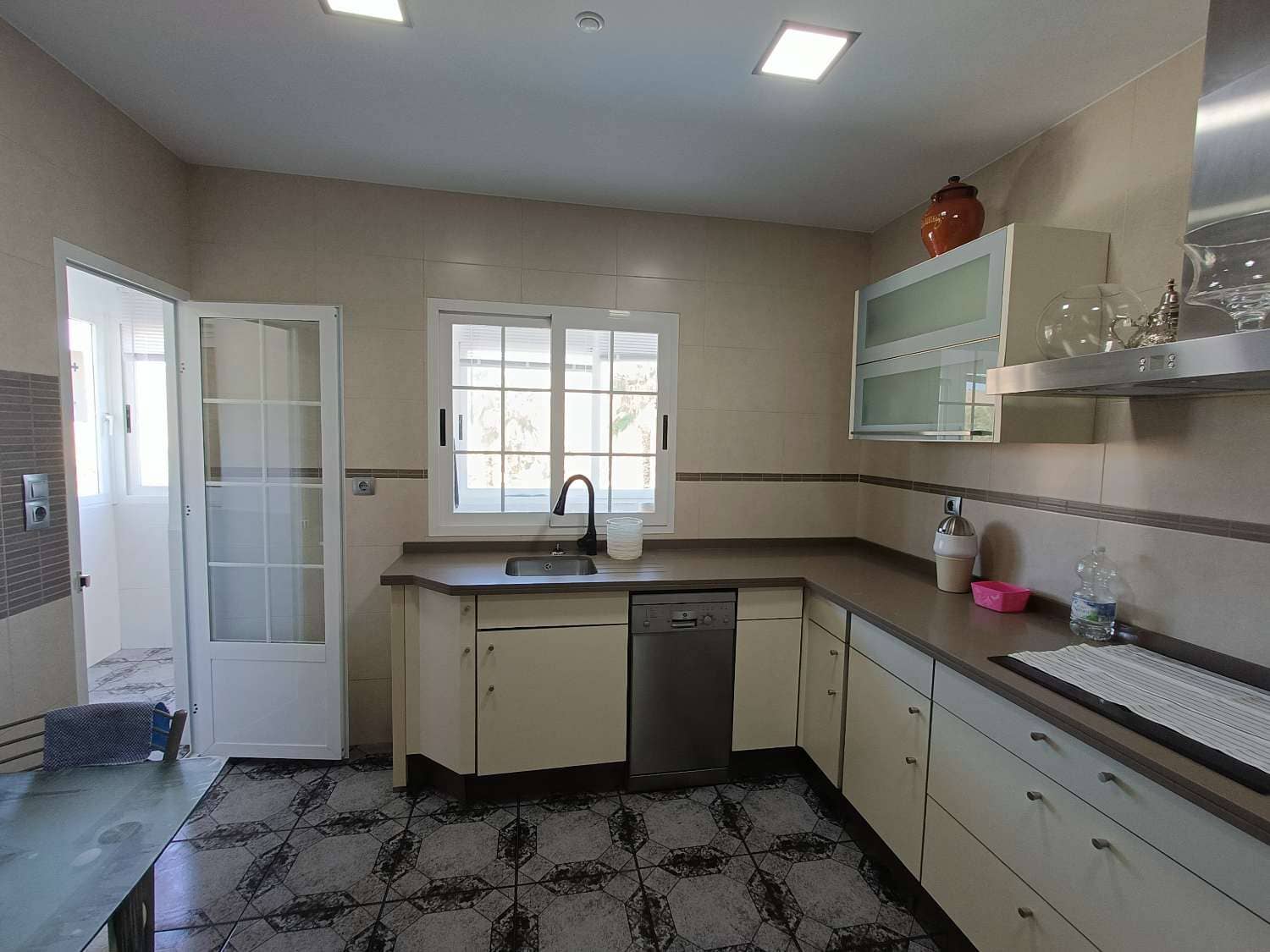9 Zimmer Finca/Landgut zu verkaufen in Loja mit Pool Garage - 650.000 € (Ref: 10145718)