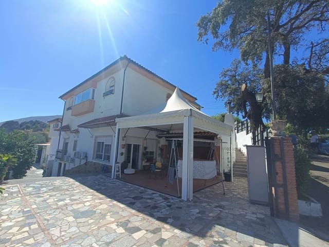 9 Zimmer Finca/Landgut zu verkaufen in Loja mit Pool Garage - 650.000 € (Ref: 10145718)