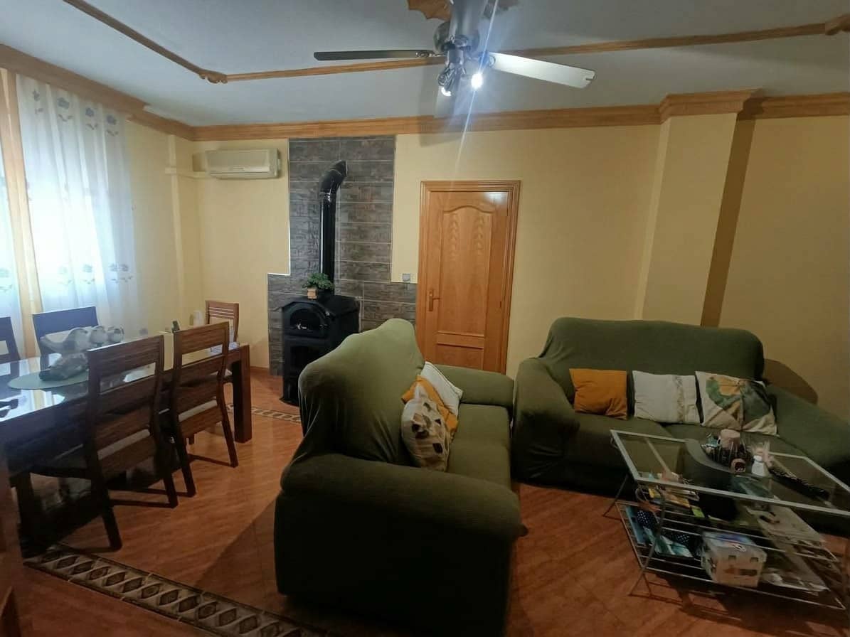 Casa de 3 habitaciones en Illora en venta con piscina garaje - 179.900 € (Ref: 10164090)