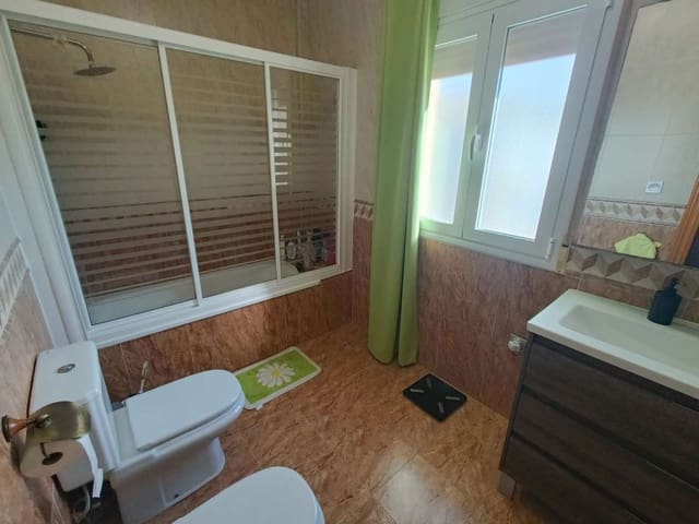 Casa de 3 habitaciones en Illora en venta con piscina garaje - 179.900 € (Ref: 10164090)