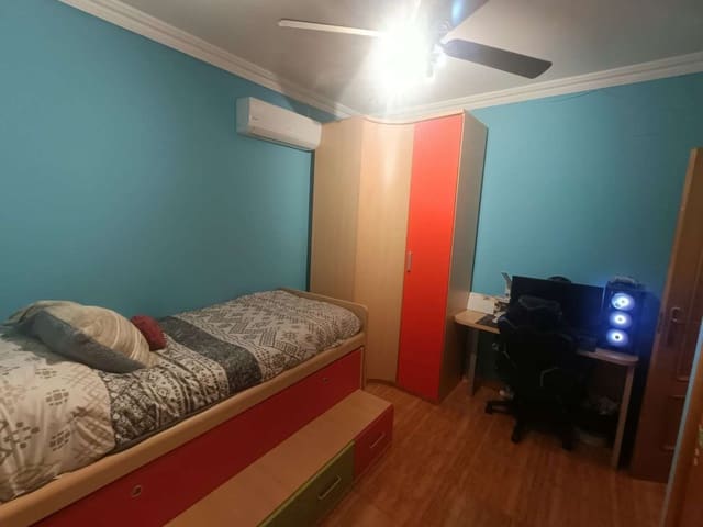 Casa de 3 habitaciones en Illora en venta con piscina garaje - 179.900 € (Ref: 10164090)