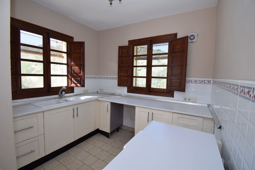 7 sypialnia Finka/Dom wiejski na sprzedaż w Illora z basenem - 299 900 € (Ref: 6258453)