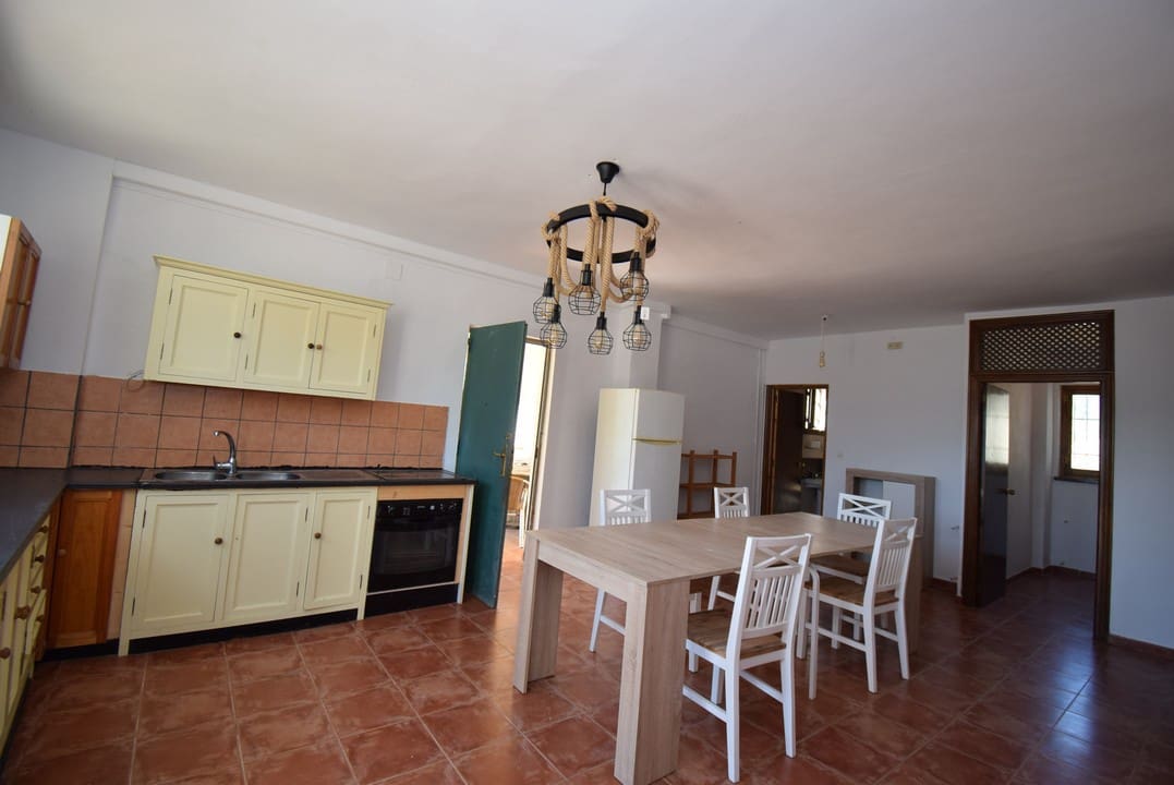 7 sypialnia Finka/Dom wiejski na sprzedaż w Illora z basenem - 299 900 € (Ref: 6258453)