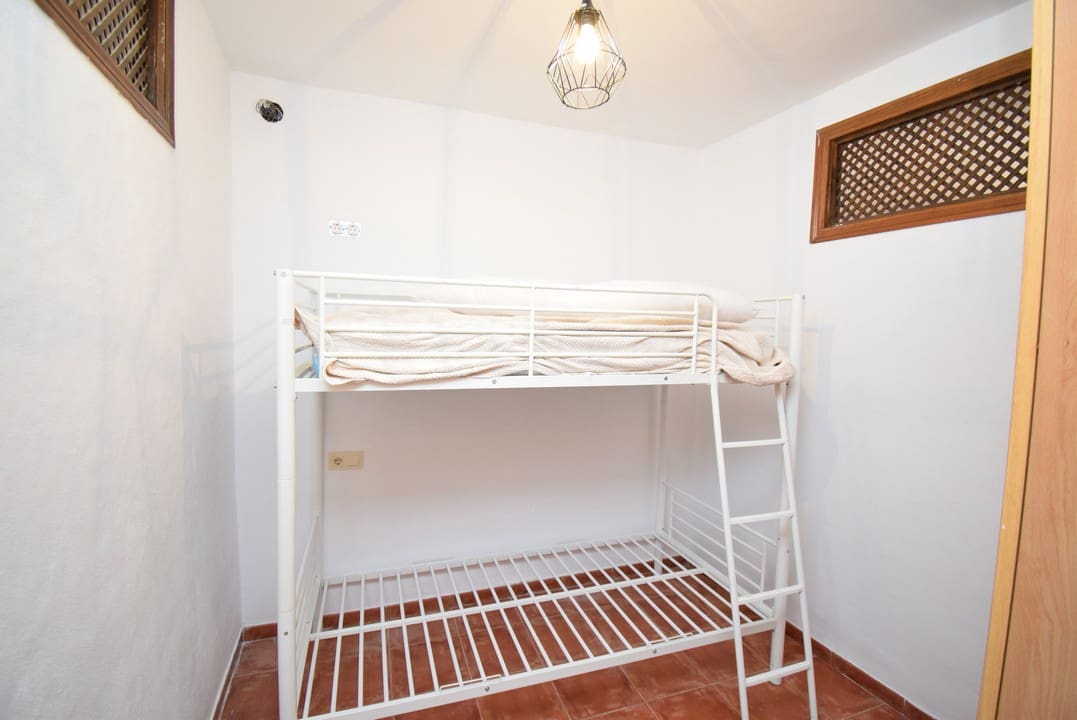 7 sypialnia Finka/Dom wiejski na sprzedaż w Illora z basenem - 299 900 € (Ref: 6258453)