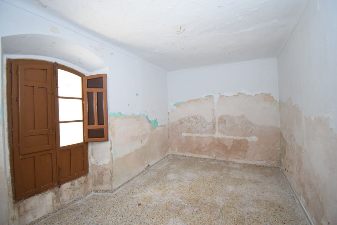 6 soveværelse Byhus til salg i Montefrio - € 90.000 (Ref: 6923940)