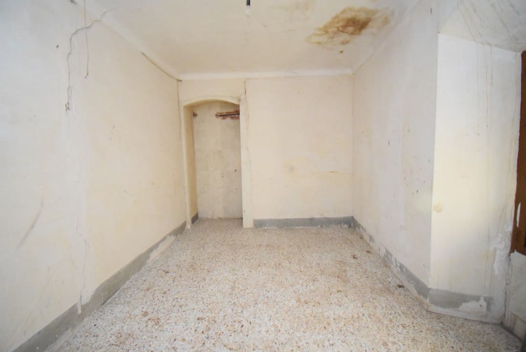 6 soveværelse Byhus til salg i Montefrio - € 90.000 (Ref: 6923940)