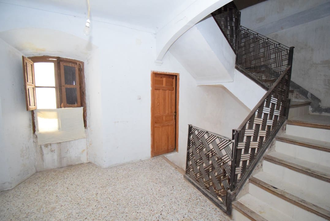 6 soveværelse Byhus til salg i Montefrio - € 90.000 (Ref: 6923940)