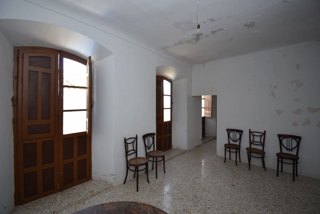 6 soveværelse Byhus til salg i Montefrio - € 90.000 (Ref: 6923940)