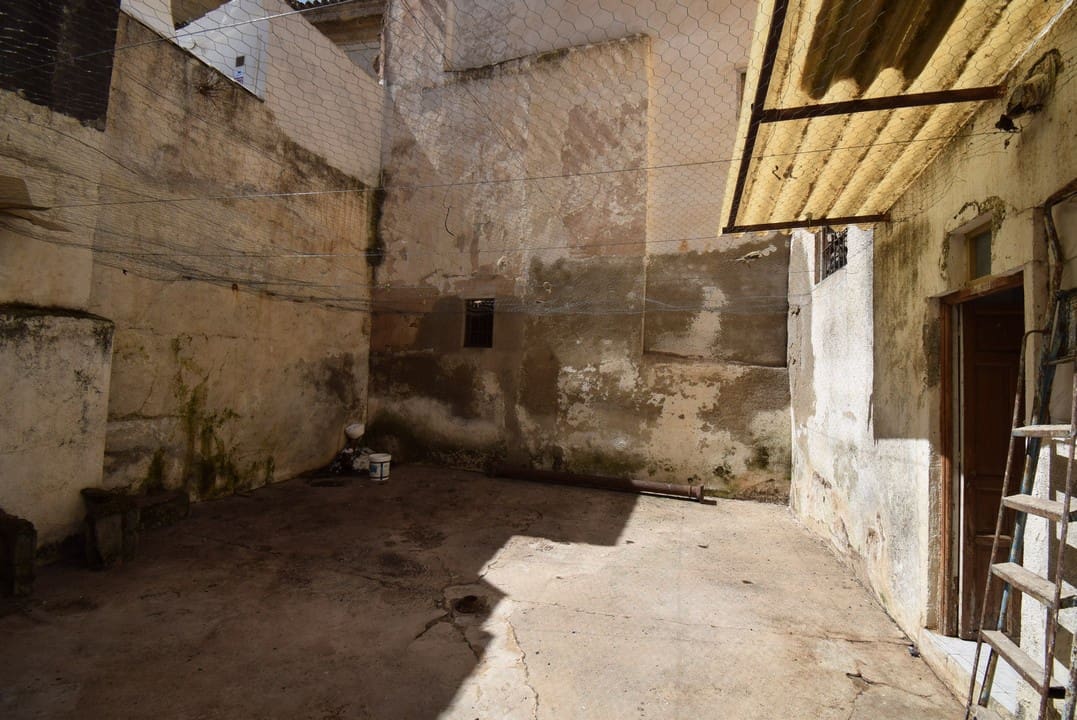 6 soveværelse Byhus til salg i Montefrio - € 90.000 (Ref: 6923940)