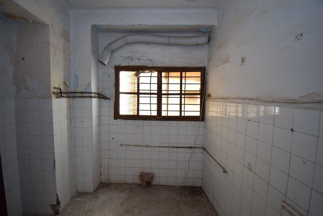 6 soveværelse Byhus til salg i Montefrio - € 90.000 (Ref: 6923940)