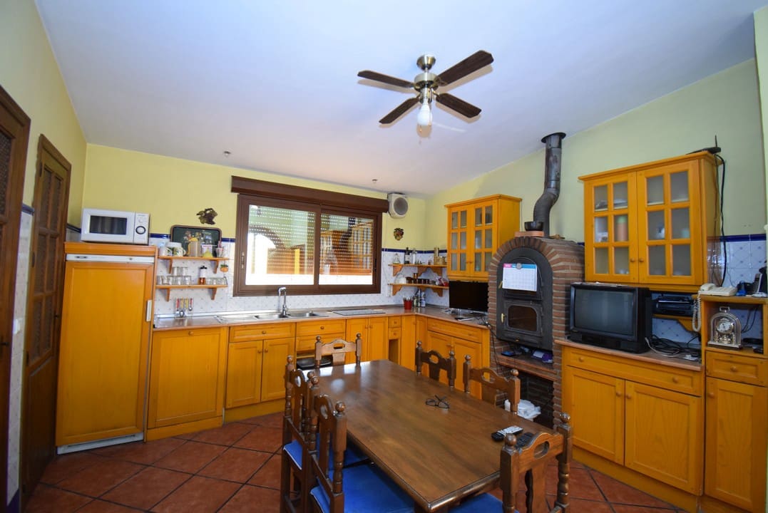 4 soveværelse Finca/Landehus til salg i Loja - € 990.000 (Ref: 7320635)