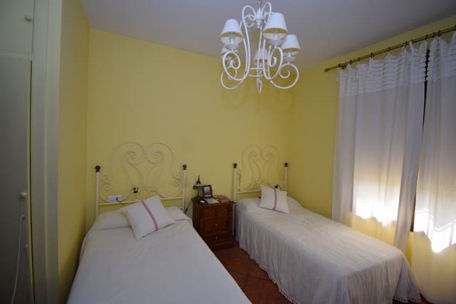 4 soveværelse Finca/Landehus til salg i Loja - € 990.000 (Ref: 7320635)