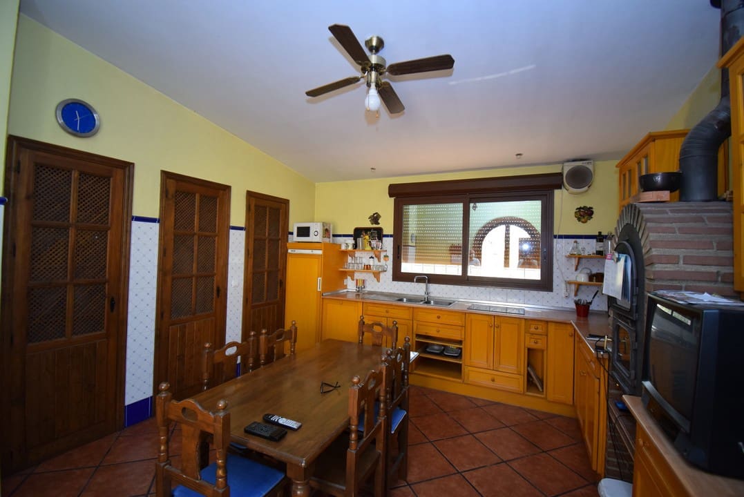 4 soveværelse Finca/Landehus til salg i Loja - € 990.000 (Ref: 7320635)