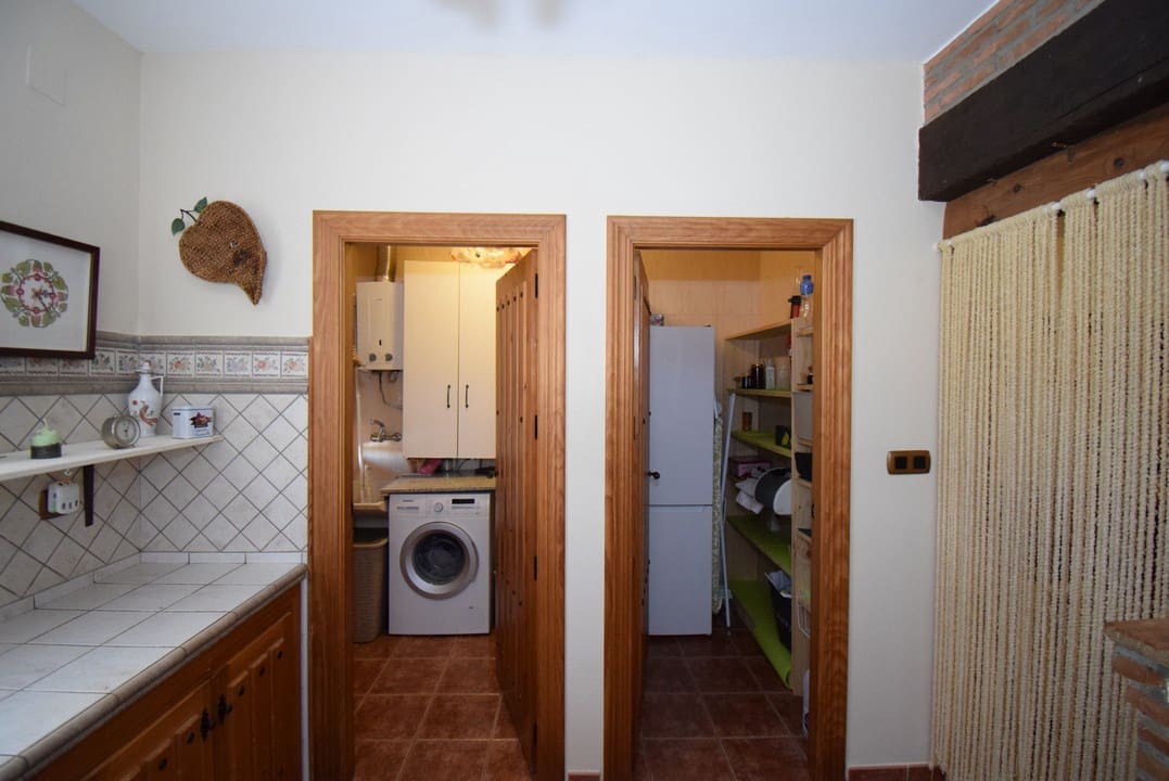 3 soveværelse Finca/Landehus til salg i Moraleda de Zafayona med swimmingpool - € 530.000 (Ref: 7320639)