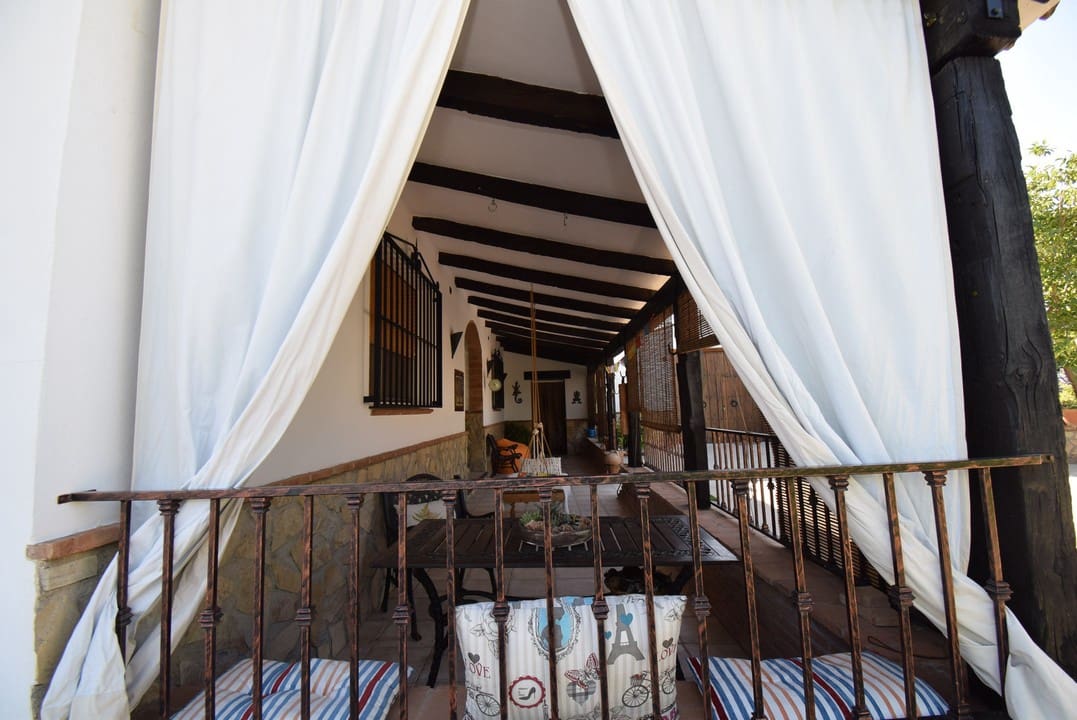 3 soveværelse Finca/Landehus til salg i Moraleda de Zafayona med swimmingpool - € 530.000 (Ref: 7320639)