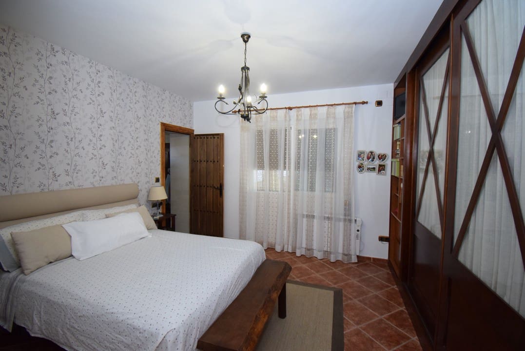 3 soveværelse Finca/Landehus til salg i Moraleda de Zafayona med swimmingpool - € 530.000 (Ref: 7320639)