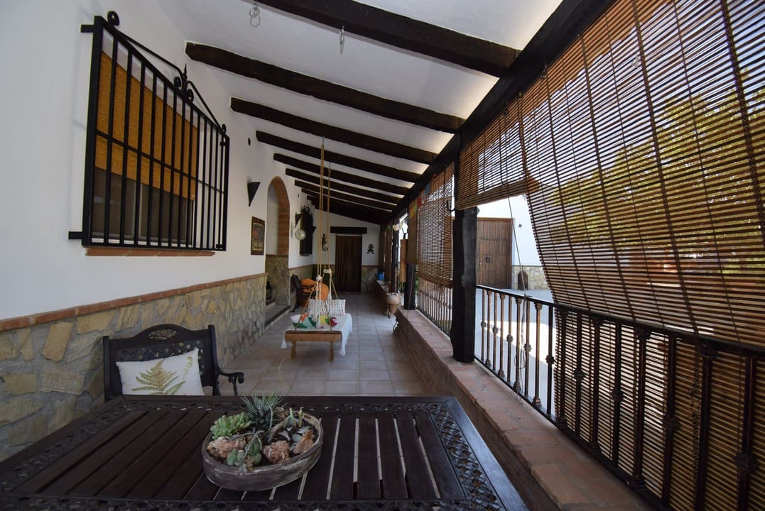 3 soveværelse Finca/Landehus til salg i Moraleda de Zafayona med swimmingpool - € 530.000 (Ref: 7320639)