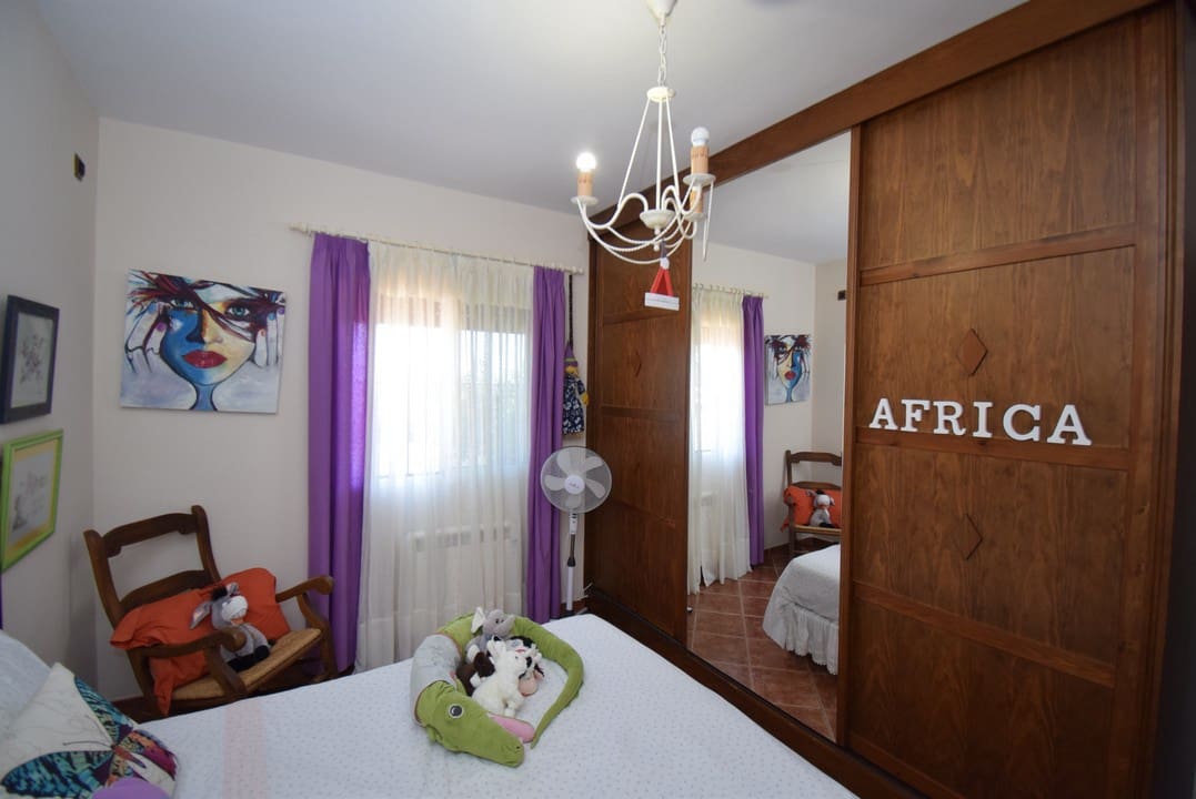 3 soveværelse Finca/Landehus til salg i Moraleda de Zafayona med swimmingpool - € 530.000 (Ref: 7320639)