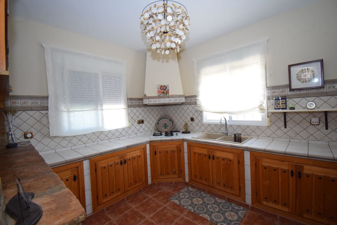 3 soveværelse Finca/Landehus til salg i Moraleda de Zafayona med swimmingpool - € 530.000 (Ref: 7320639)