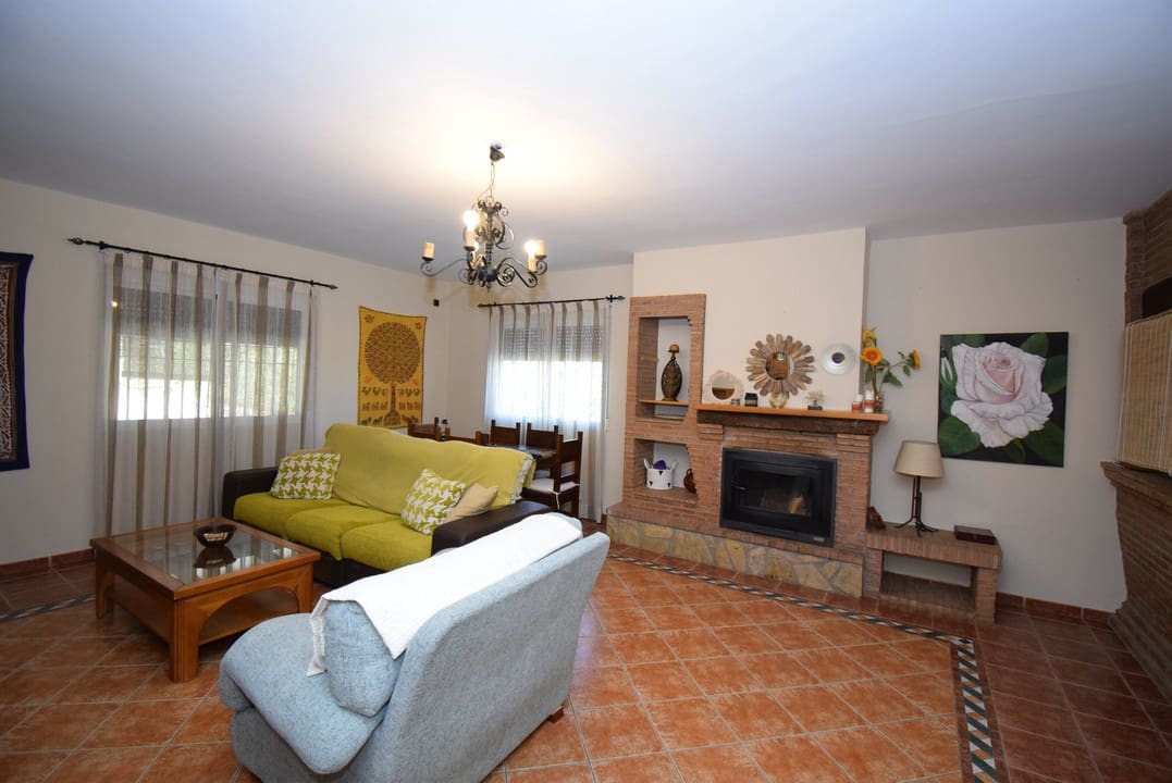 3 soveværelse Finca/Landehus til salg i Moraleda de Zafayona med swimmingpool - € 530.000 (Ref: 7320639)