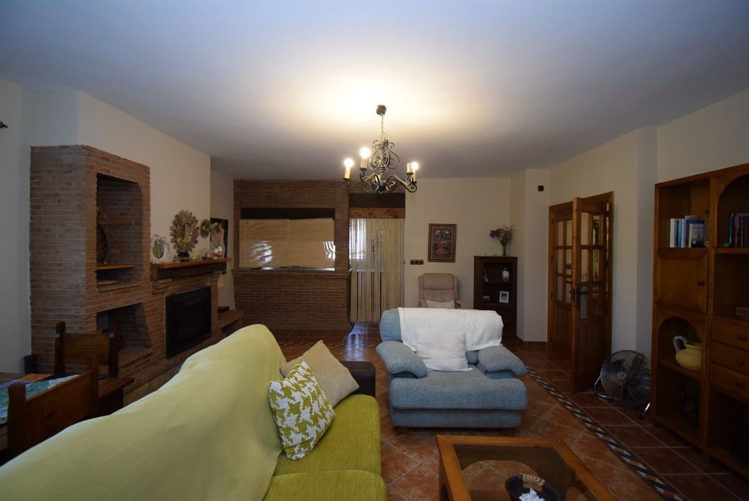 3 soveværelse Finca/Landehus til salg i Moraleda de Zafayona med swimmingpool - € 530.000 (Ref: 7320639)