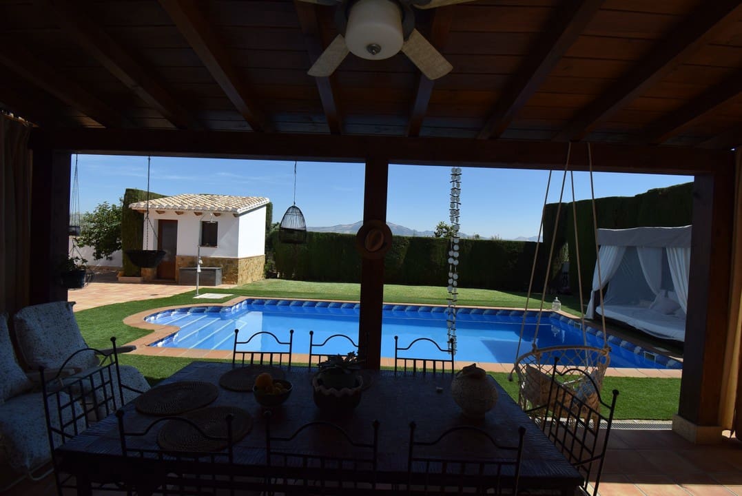 3 soveværelse Finca/Landehus til salg i Moraleda de Zafayona med swimmingpool - € 530.000 (Ref: 7320639)