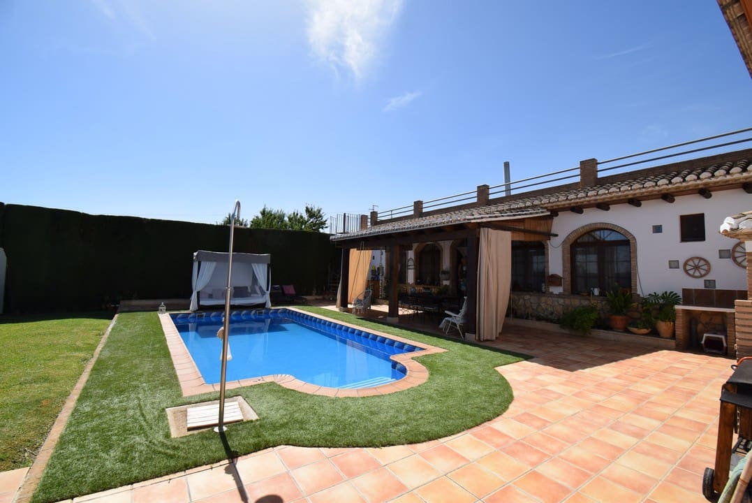 3 soveværelse Finca/Landehus til salg i Moraleda de Zafayona med swimmingpool - € 530.000 (Ref: 7320639)