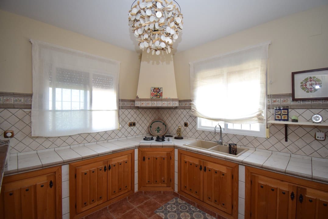 3 soveværelse Finca/Landehus til salg i Moraleda de Zafayona med swimmingpool - € 530.000 (Ref: 7320639)