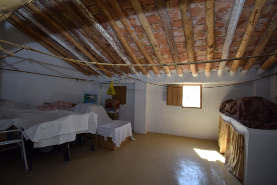 4 soveværelse Byhus til salg i Zagra - € 55.000 (Ref: 7320644)