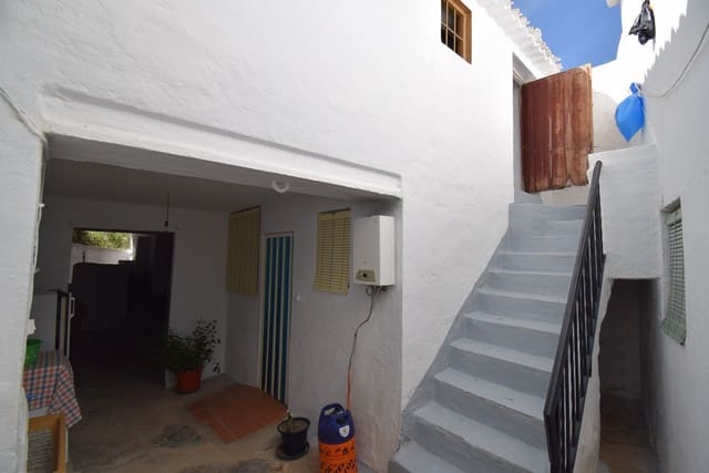 4 makuuhuone Omakotitalo myytävänä paikassa Zagra - 55 000 € (Ref: 7320644)